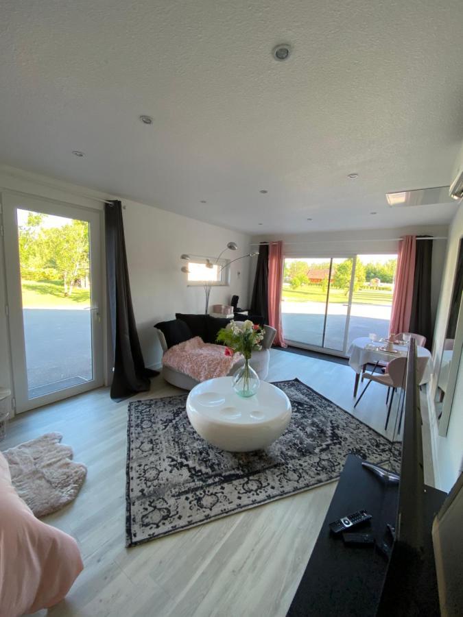 Agreable Chambre D'Hote Calme Avec Piscine Souvans Екстер'єр фото