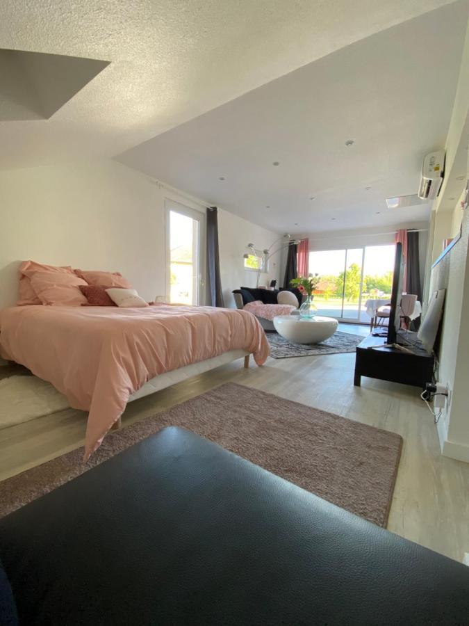 Agreable Chambre D'Hote Calme Avec Piscine Souvans Екстер'єр фото
